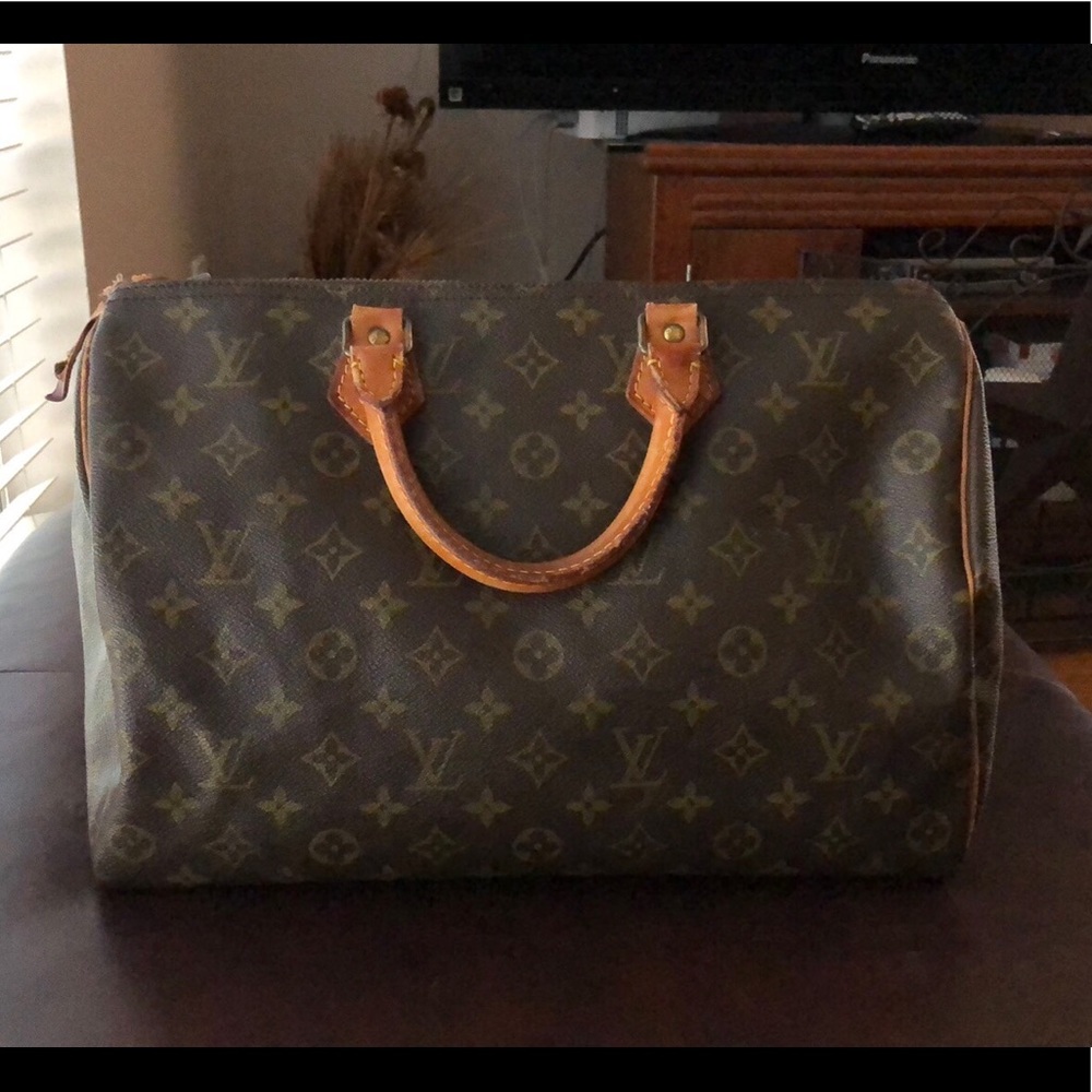 Vintage LV Speedy 35.